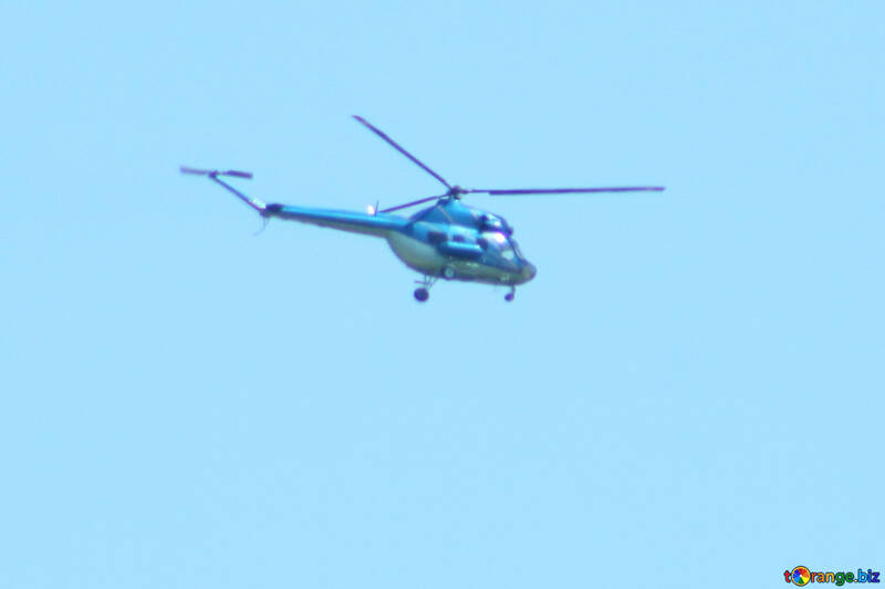 Helicóptero en el cielo №19996