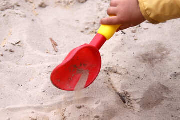  Playing in the sand  №2864