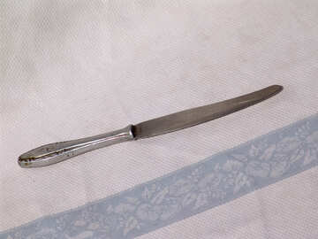 El cuchillo de mesa №2816