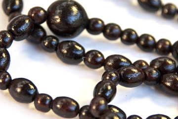 Perlen aus schwarzem Holz. №2094