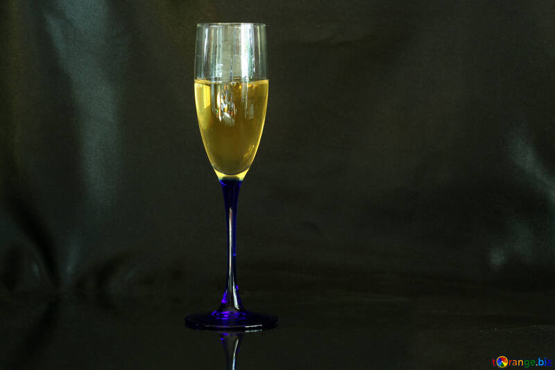  Un verre de champagne  №2728