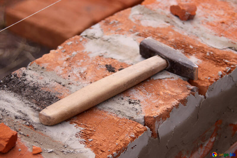  hammer on bricks  №2912