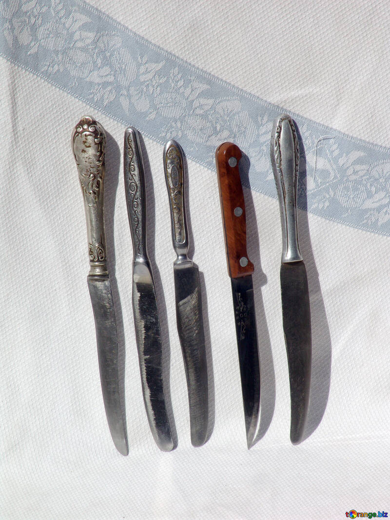  Cinque coltelli coltello posate  №2820