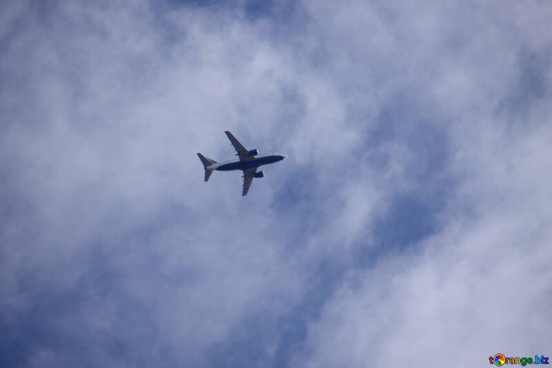 El avión en el cielo №2868