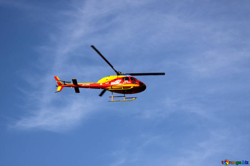 Helicóptero  en cielo №2626