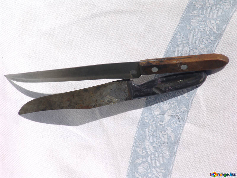 Dos cuchillos viejos herrumbrosos №2833