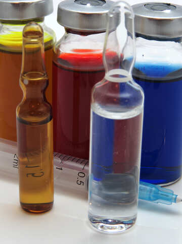 Frascos coloridos com medicamentos №20111