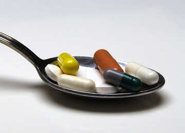 Pills in a spoon №20200
