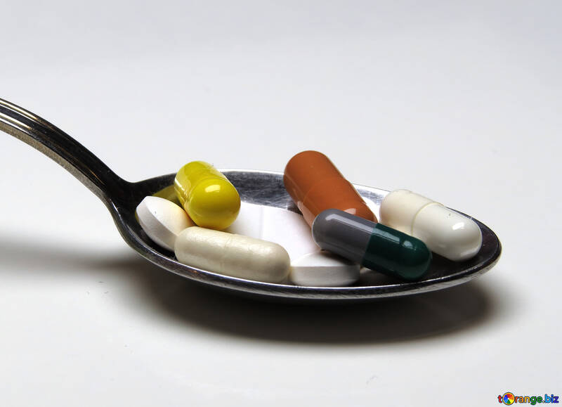 Pills in a spoon №20200