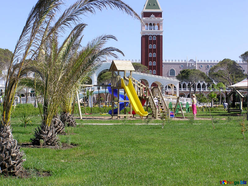 Kinderspielplatz mit kaum №20883