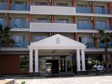 The main entrance to the hotel №21714