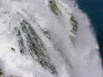 El agua de la cascada №21026