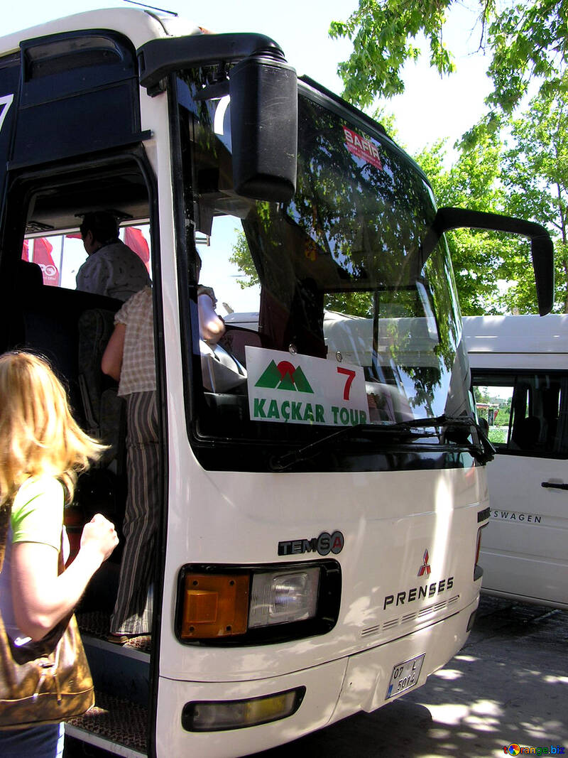 Los turistas en el bus №21801