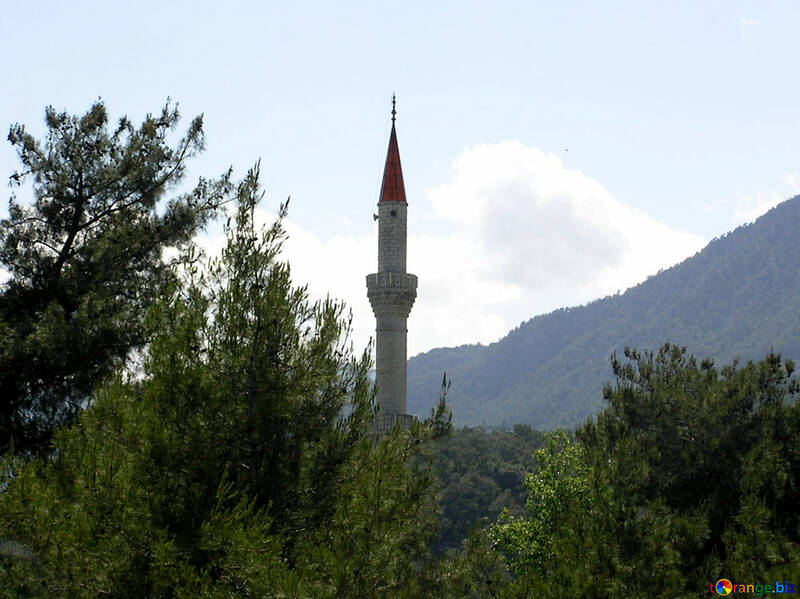 Minarett der Berge im Hintergrund №21983