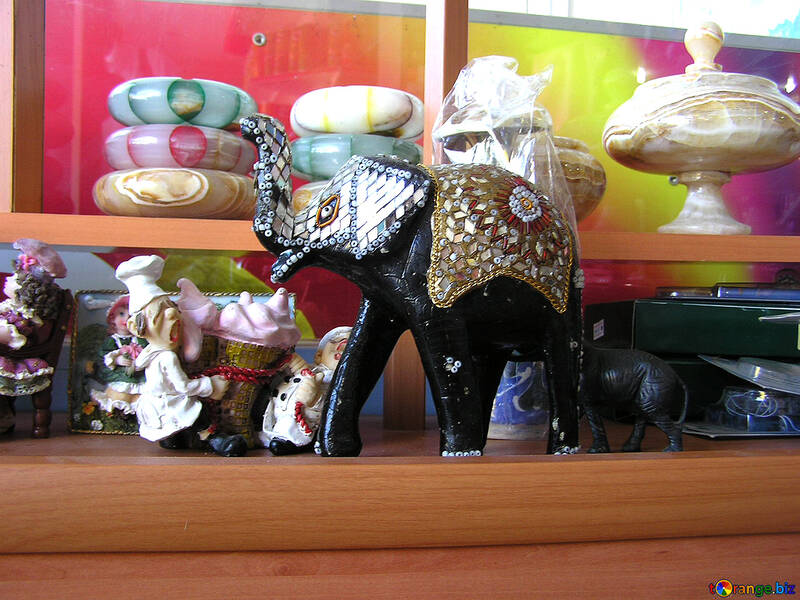 Figurine décorative d`un éléphant №21804