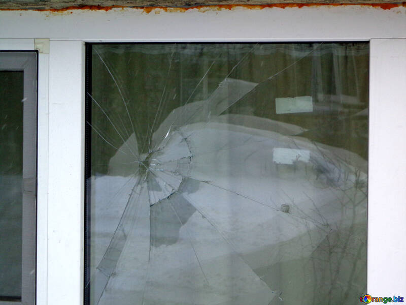 Fenêtre cassée №21578