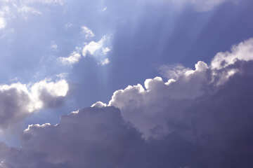 I raggi del sole dalle nuvole №22704