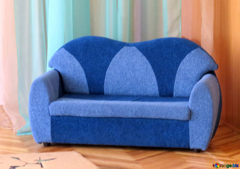 Sofa auf dem Boden №22089