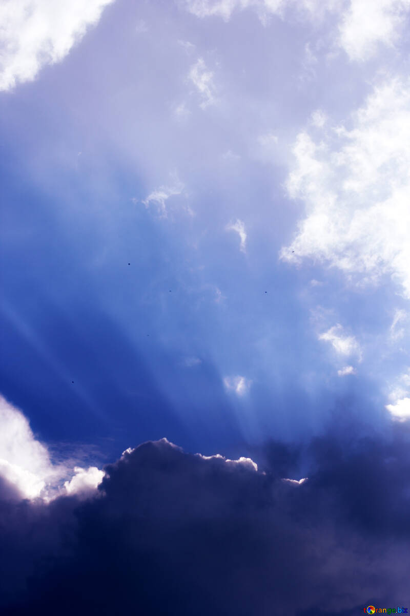 Nube de cielo con rayos №22673