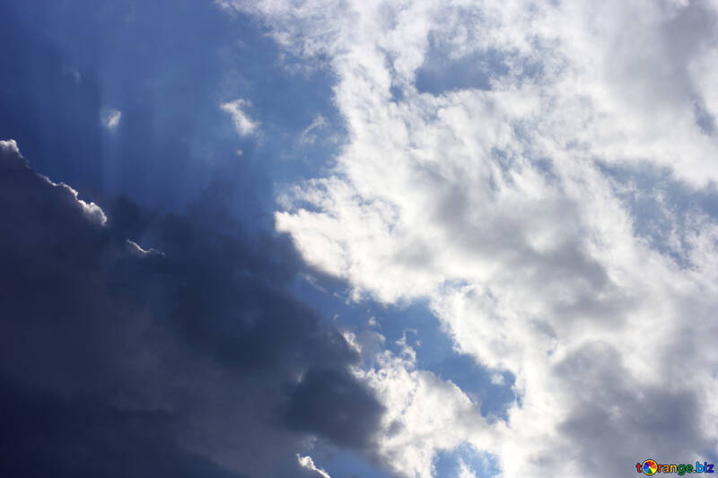 Un nuage avec le soleil №22667