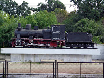 Vieux monument de locomotive de vapeur №23031