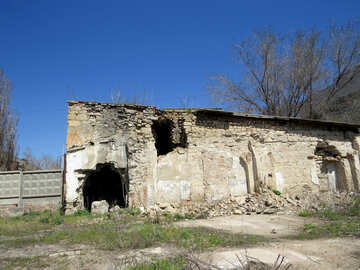 Dilapidated building №23550