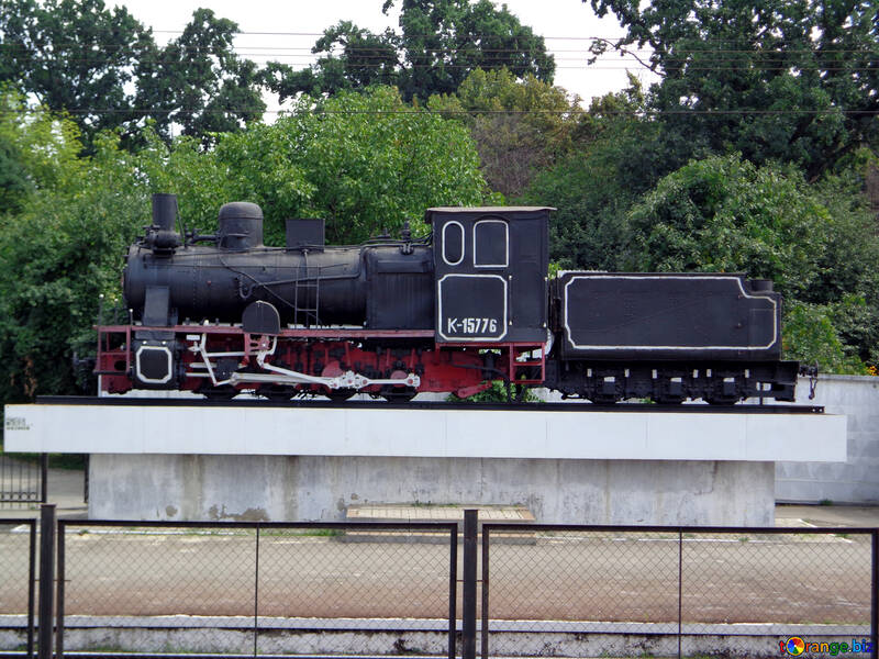 Vieux monument de locomotive de vapeur №23031
