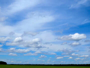 Himmel über dem Feld