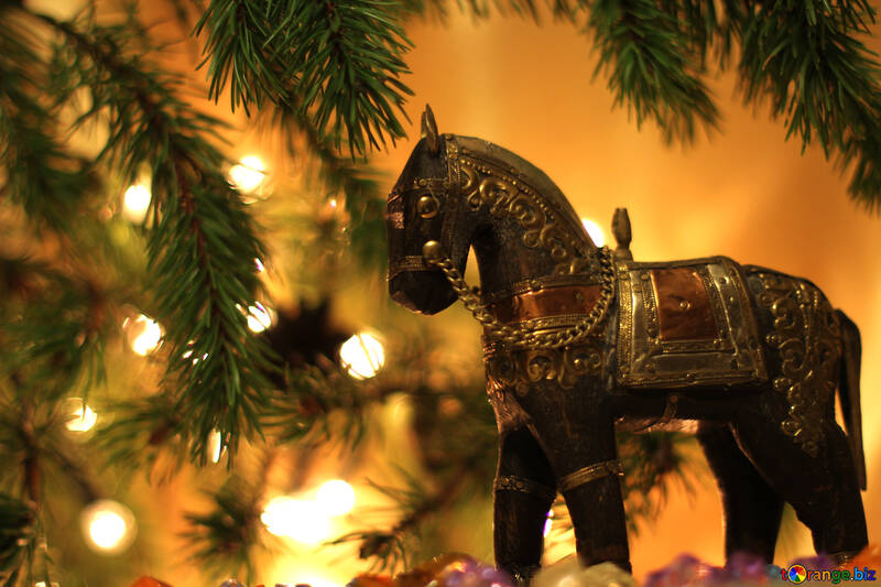 クリスマス ツリーの下の馬 №24622