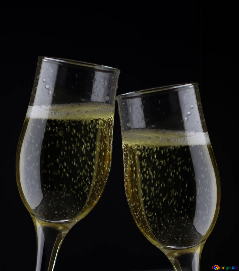 Champagne in glasses №25741