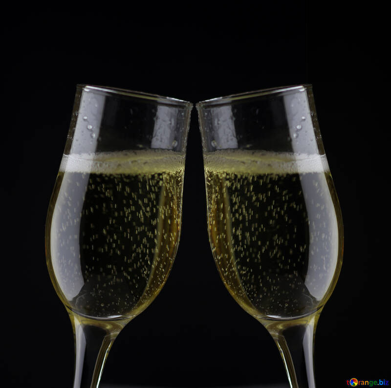 Glasses of champagne №25755