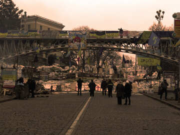Barrikaden in den Straßen von Kiew №27784