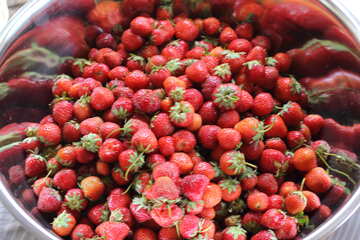 Bowl of strawberries №27191