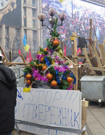 Nouvelles barricades en Ukraine №27700
