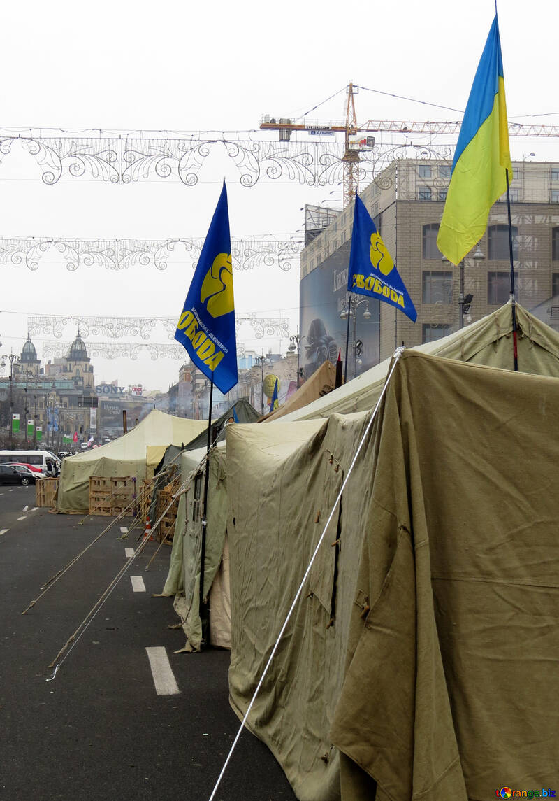 Tent in the city №27946