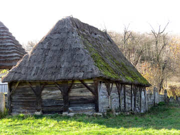 Старый деревянный сарай №28564