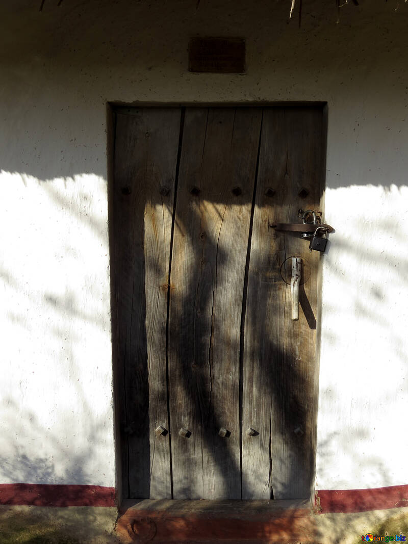 Door in an old house №28778