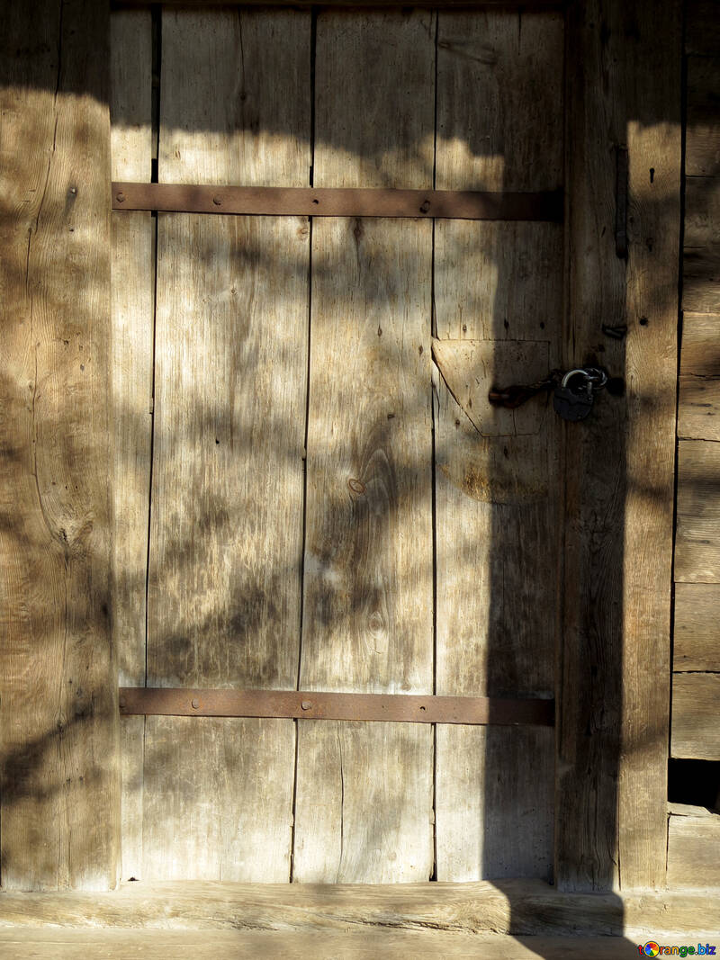 A velha porta de madeira №28744