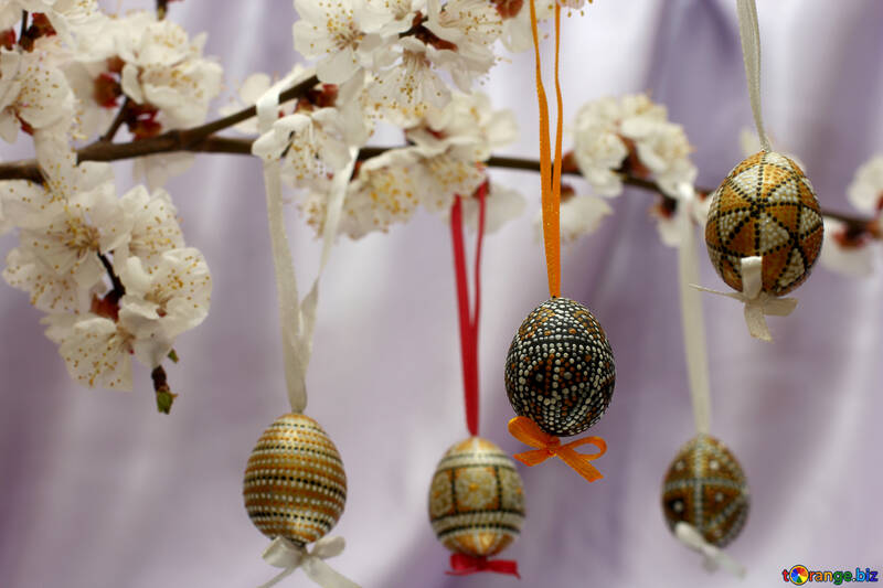 Ramo di albero decorato per Pasqua №29820