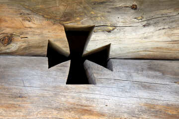Хрест вирізаний у дереві №3124