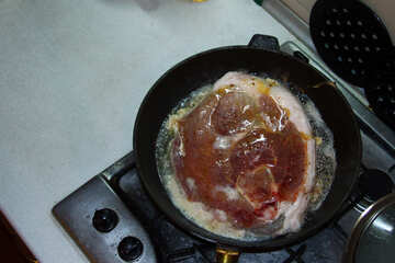 Frying meat at pan №3313