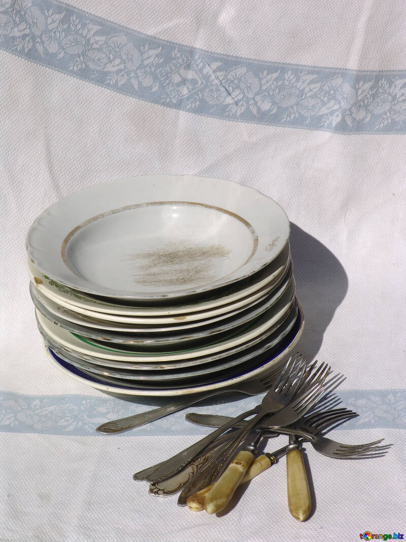  A stack of plates  №3038