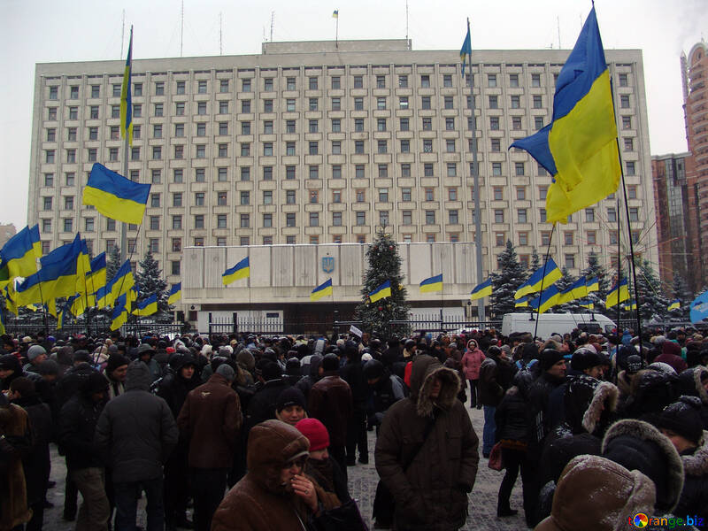 Zentrale Wahlkommission wird von Anhängern umgeben Janukowitsch №3552