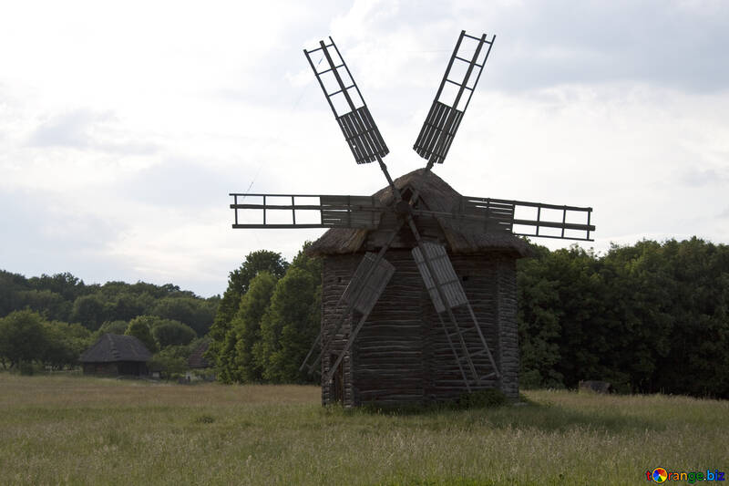 Holz-Windmühle №3283