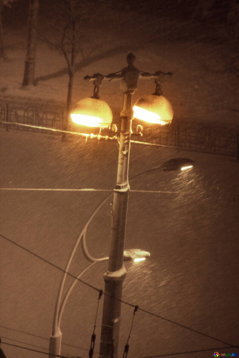  lantern in snow  №3493