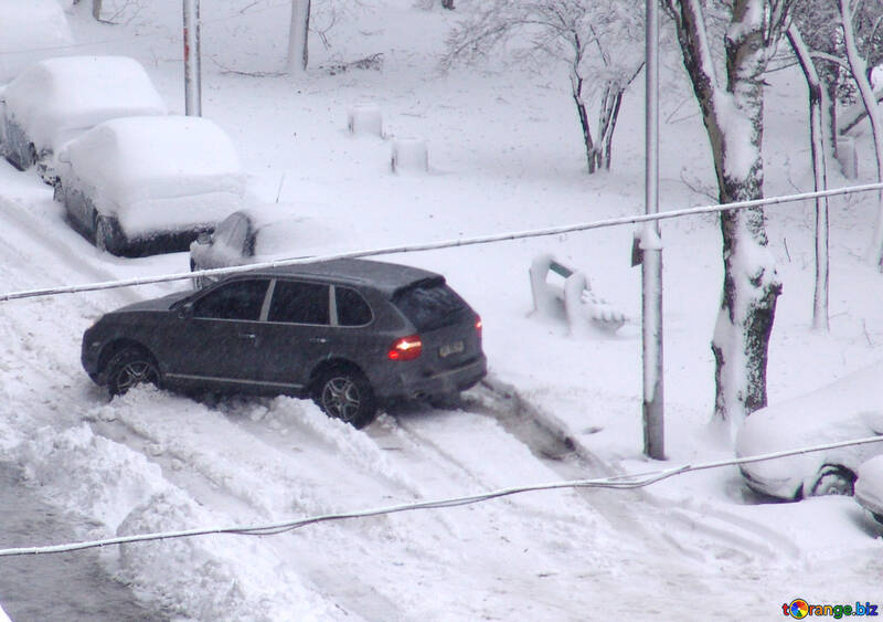 Авто не їде по снігу №3407