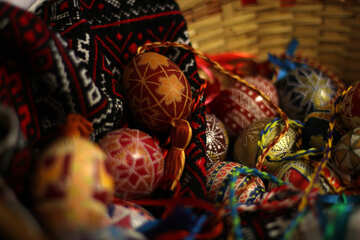 Basket with easter eggs №30065