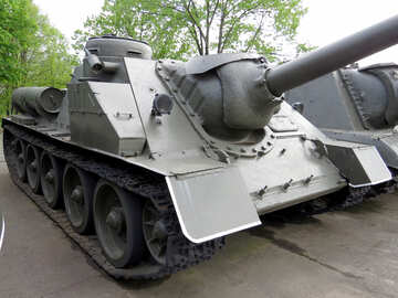 El tanque de asalto Su-122 №30684
