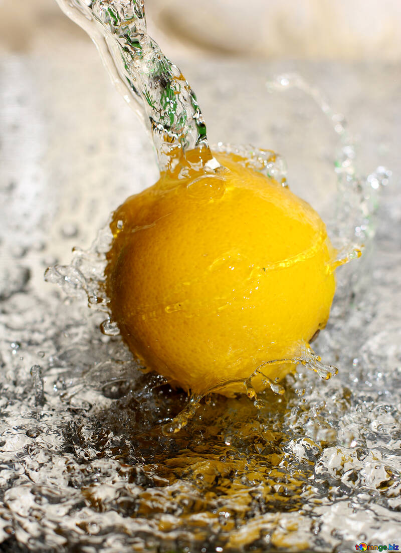 Zitrone und Wasser spray №30863
