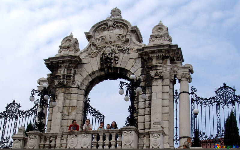 Las puertas del Palacio Real №31957